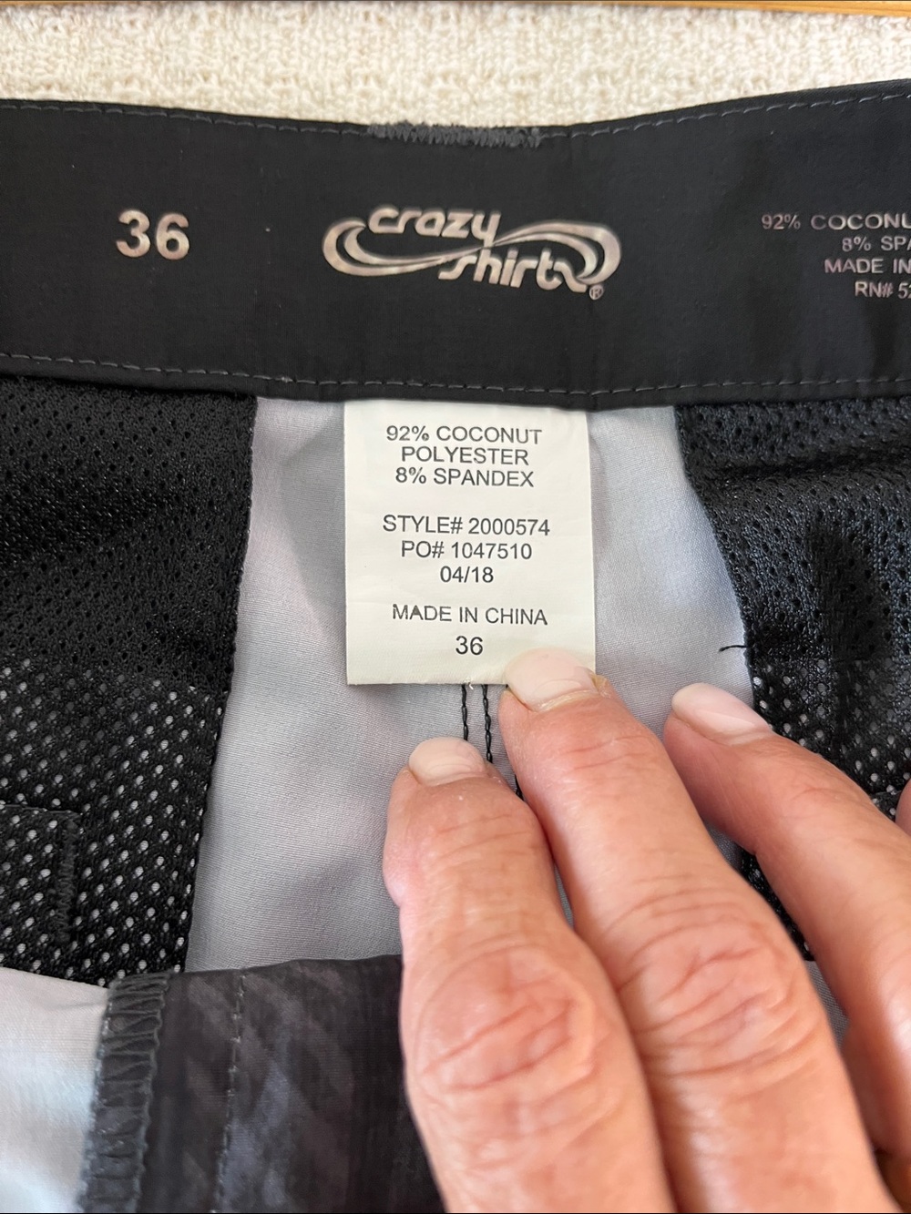 Crazy shirts brand, coconut poly/spandex gray/black patterned men shorts, golf - Picture 3 of 13